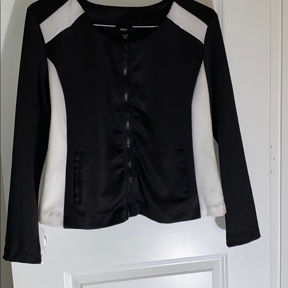 EUC mossimo black and white jacket
